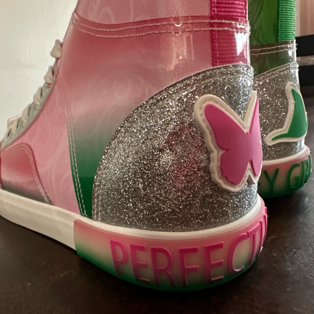 NWT Universal Wicked Pink and Green Sneakers Vibrant High-Top Design Size 11 - Picture 4 of 11